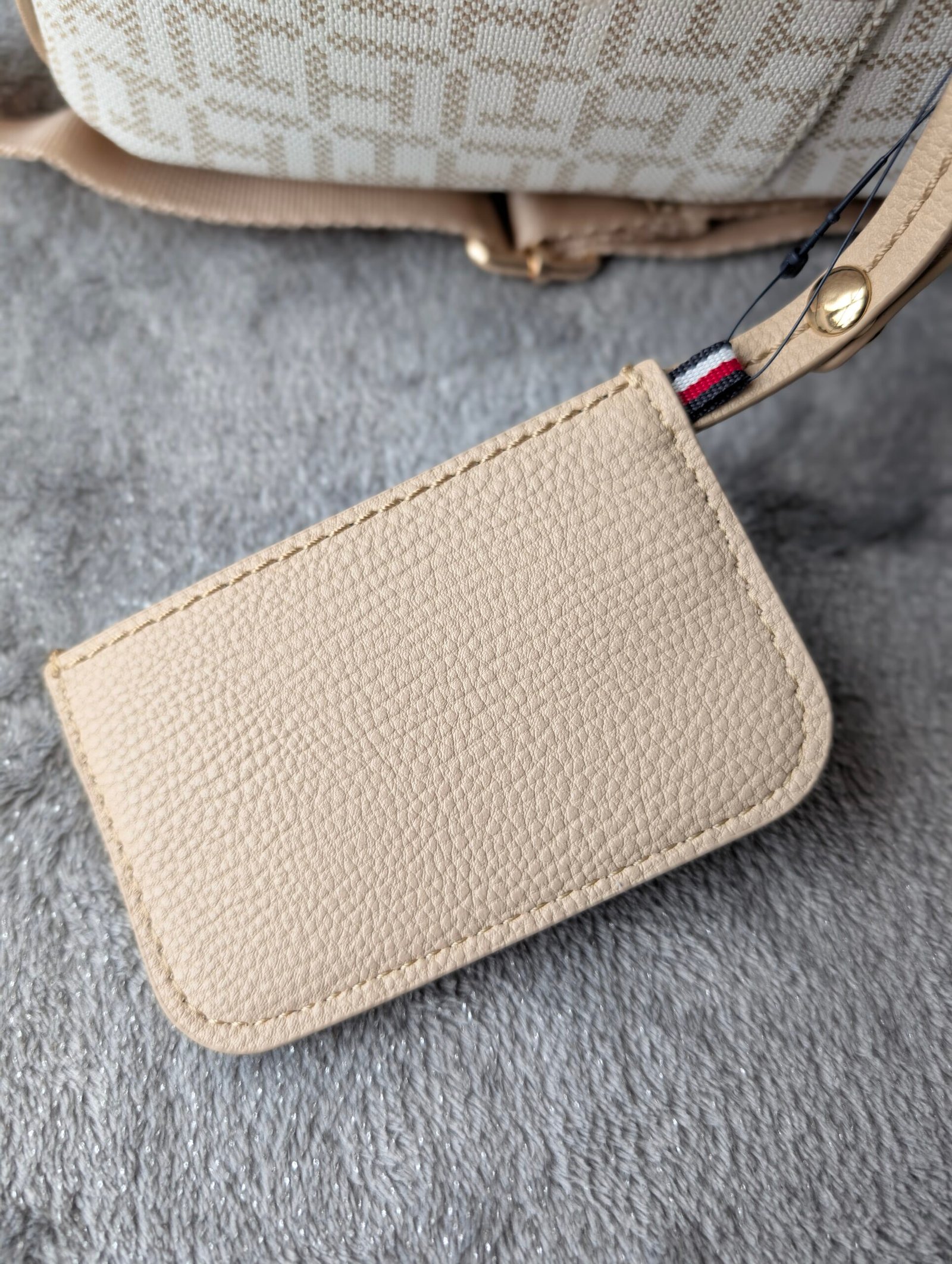 Mochila Tommy Hilfiger Beige - Image 6