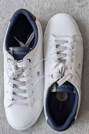 Tenis Tommy Hilfiger blancos con azul
